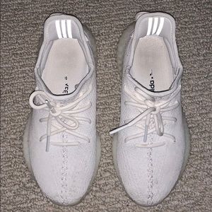 Yeezy v2 cream white